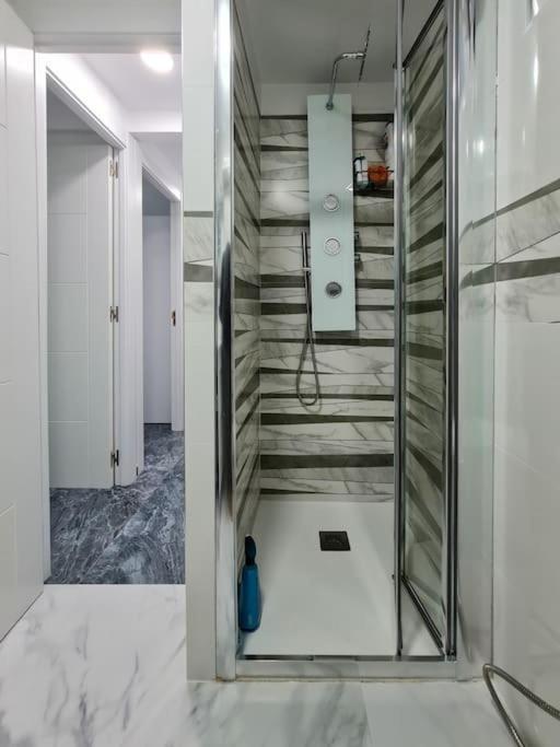 Modern Apartment Right In The Heart Of Benidorm Exterior foto