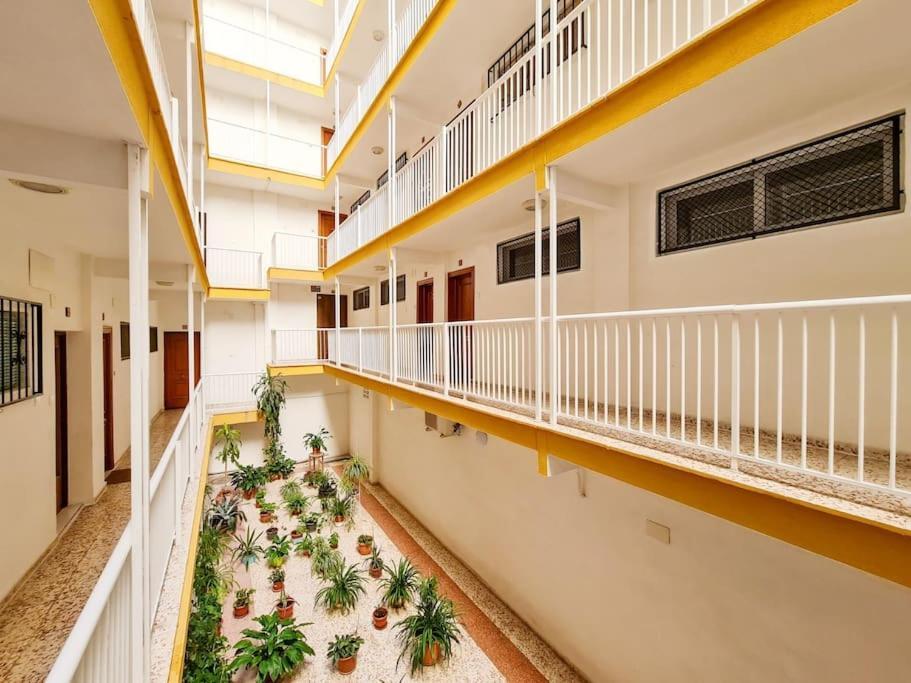 Modern Apartment Right In The Heart Of Benidorm Exterior foto